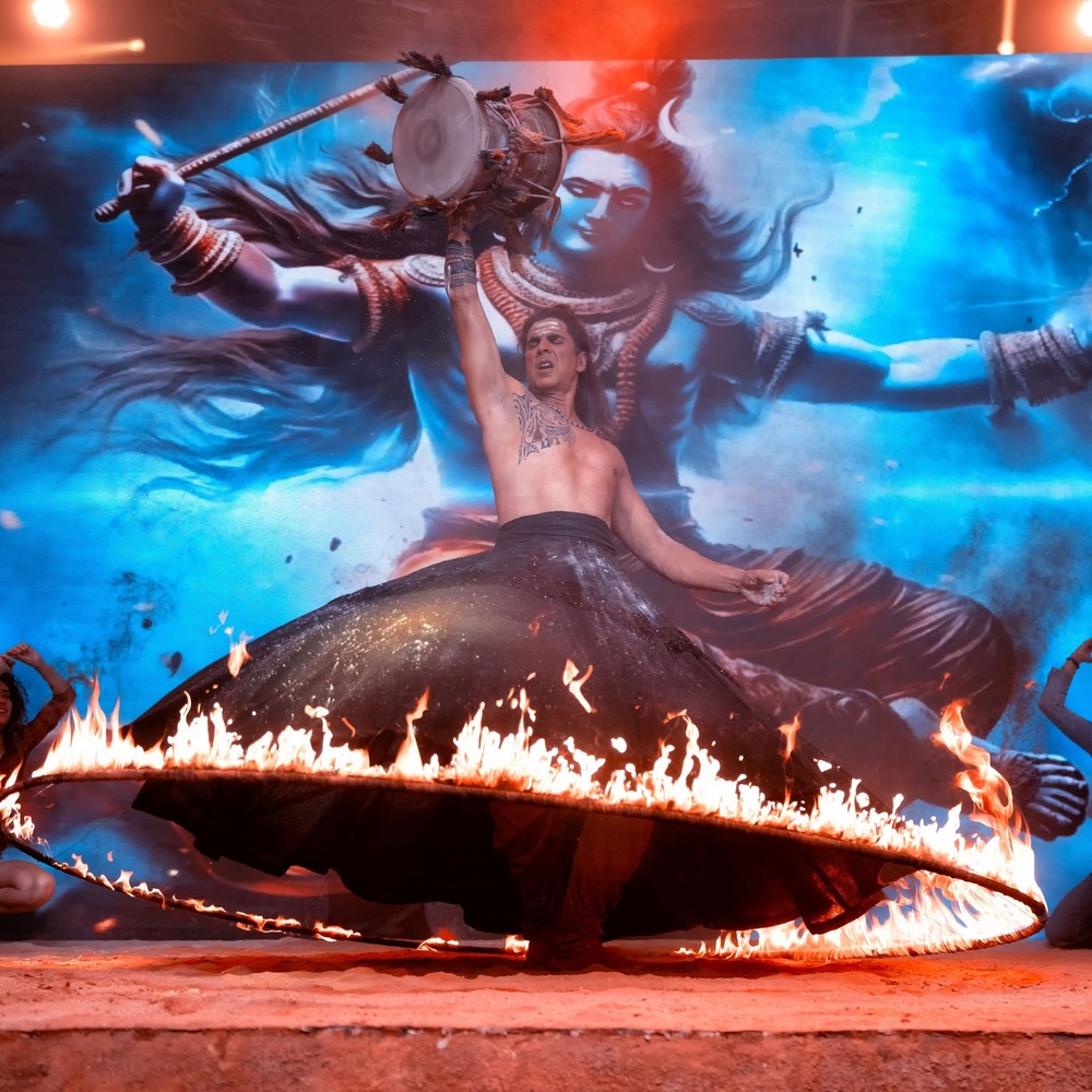 Akshay Kumar drops an electrifying Shiv...